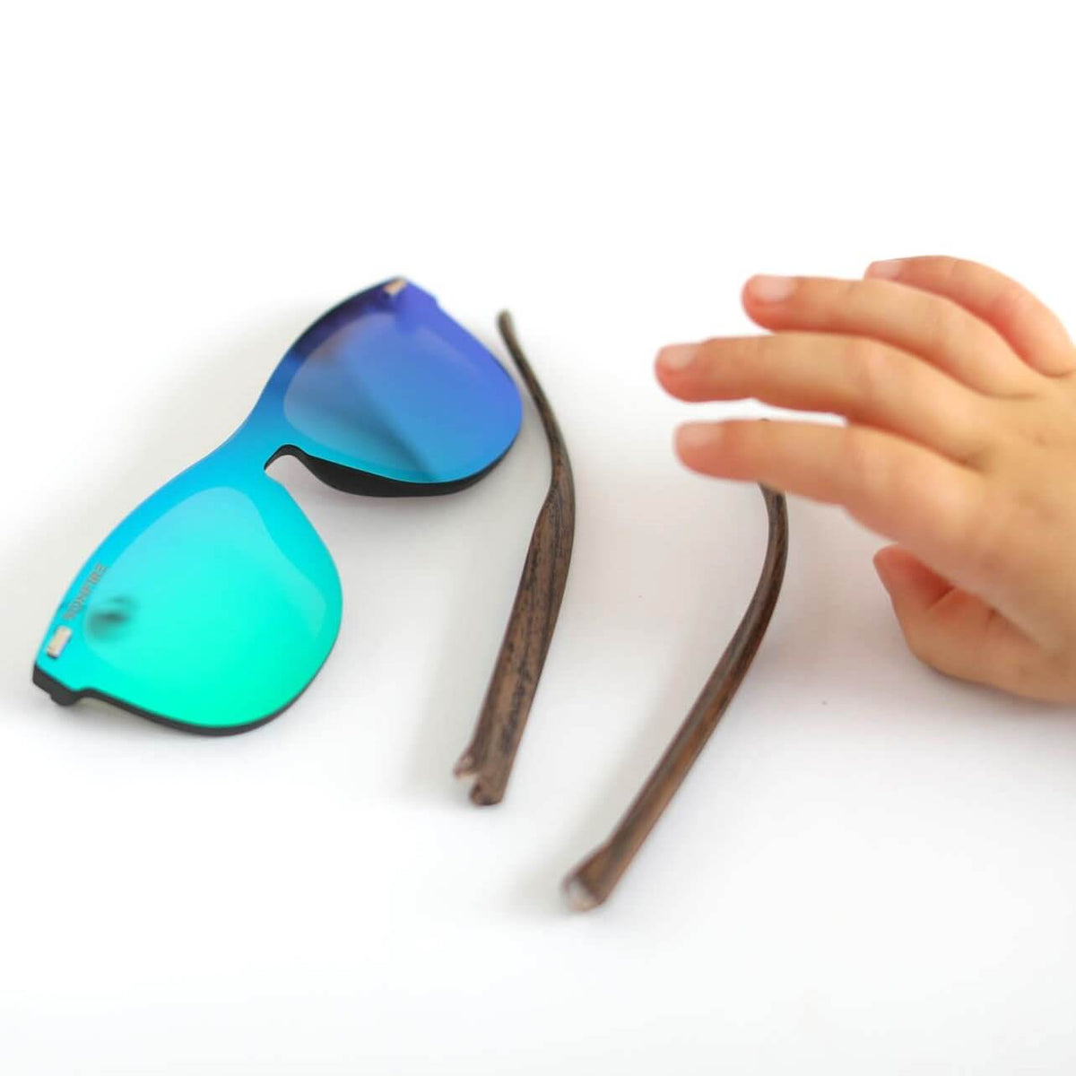 Arm Replacement – Bonfire Shades